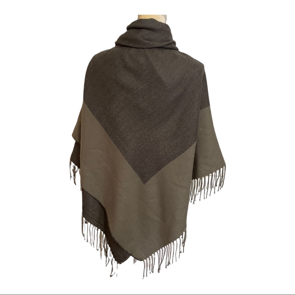 Apt 9 Poncho Brown and Tan with Fringe - Picture 5 of 8